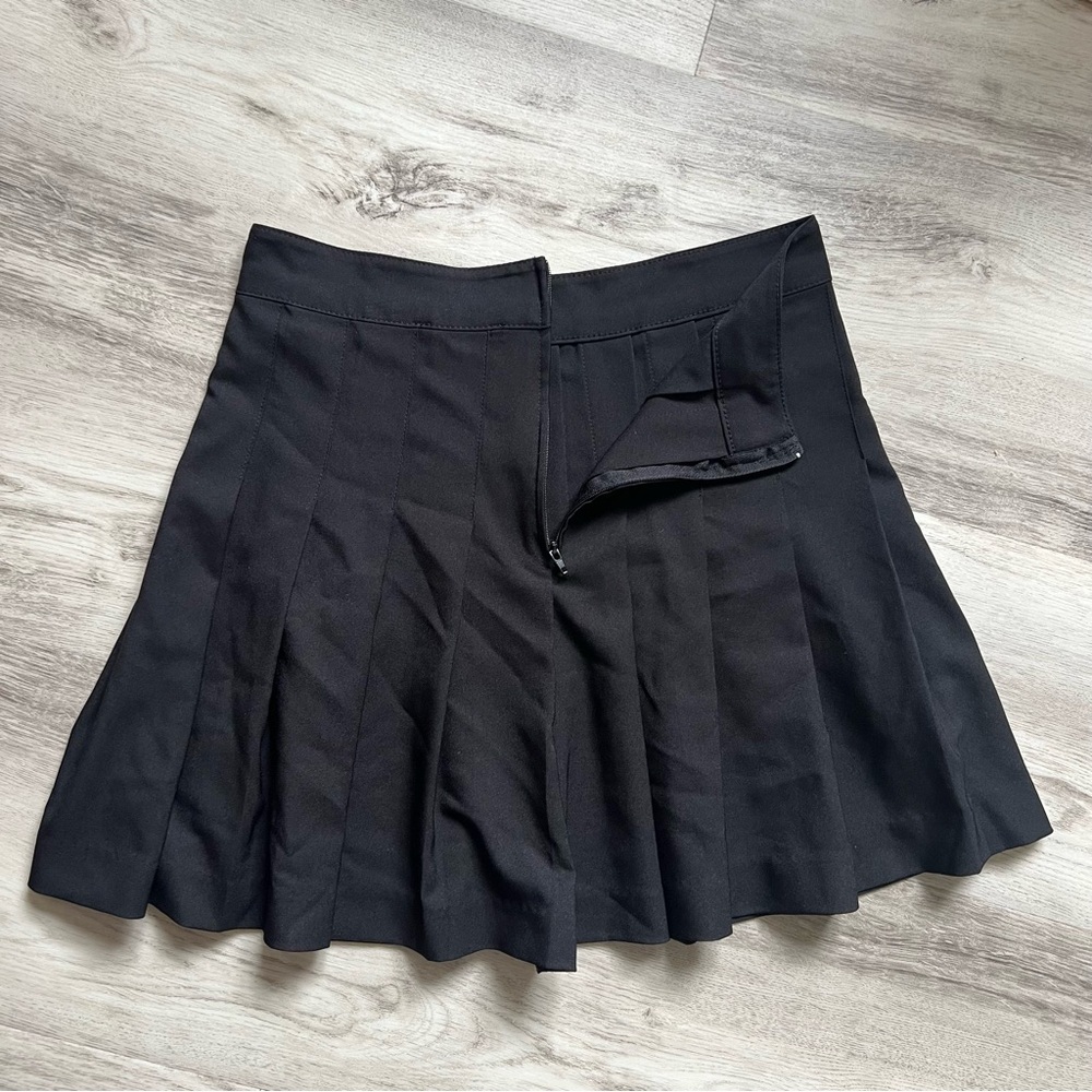 Black pleated miniskirt - Picture 2 of 6